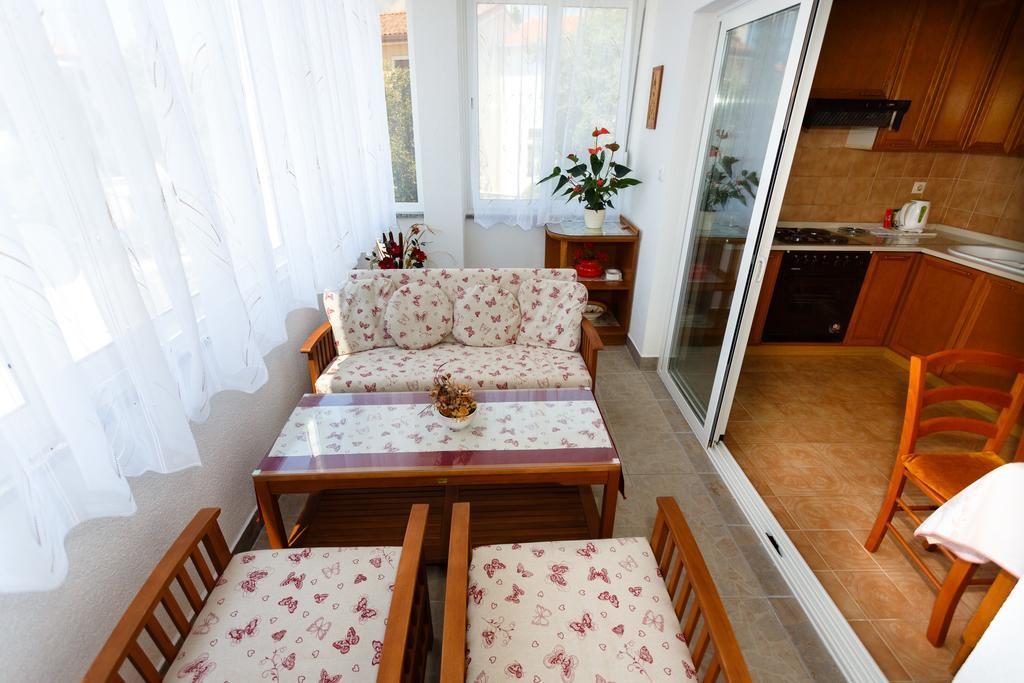 Villa Rosi Krk Town Exterior foto
